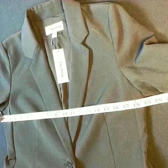 The Drop Women’s NWT black blazer with faux pockets 1 button closure size medium - Picture 6 of 9